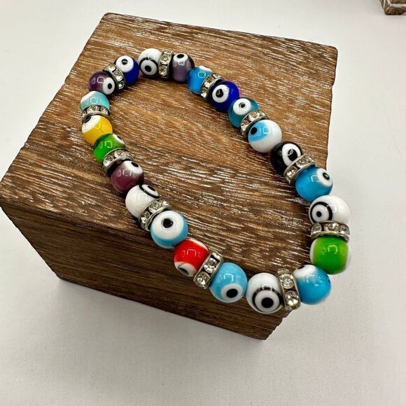 Evil Eye Stretch Bracelet From 2009 - Picture 1 of 3
